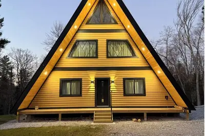 Image de Green Mountain Yay Frame - Gorgeous new construction A-frame cabin on 18 acres