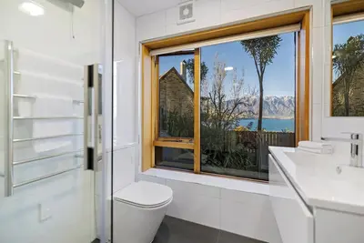 Image de Luxury 4br Home - Spa, Views & Pool Table