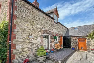 Henfaes Bach - Uk50268