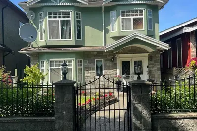 Image de Friendly Home, where your family will be close to everything during your stay.