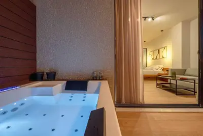 Image de Apt with Jacuzzi in Balcony/Best location Athens