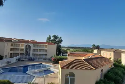 Image de Apparemment 4 couchages dans résidence sécurisée. \nPiscine et parking privé.