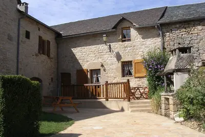 Image de gîte  aux cœur du parc des grands causses, typique de l'Aveyron animaux bienvenu