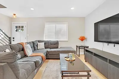 Image de Twin Abodes I 2 Units, One Group Getaway