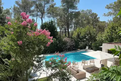 Image de Derniere Minute Exceptionnel  Villa Pool House Piscine Boulodrome Coin Sport