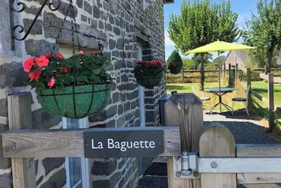 Image de Perfect for couples! Tasteful renovation and ideal location. Free WiFi.