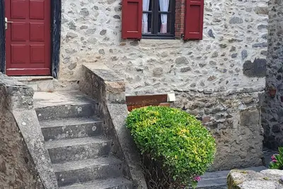 Image de Maison à louer au bord de la rivière  dans un petit hameau paisible