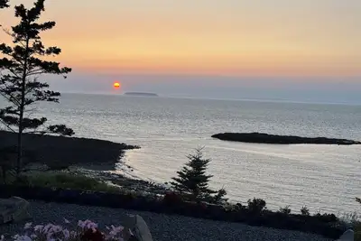 Image de Bayside Retreat\nK Br ensuite bath, Q Br, Workspace, Yoga, 2nd bath, Hot tub, 4-6