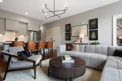 Image de Incredible Restored Historic Townhome
