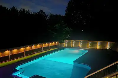 Image de Spacious 3600 sq ft Home-Hot Tub-Pool-Game Room & 3 Acres of Privacy - Sleeps 14