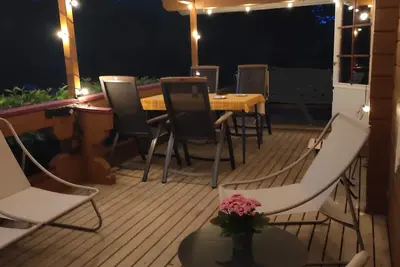 Image de Village Vacances le Lot. Chalet : Piscine, Tennis, Boulodrome, Jeux d'enfants.