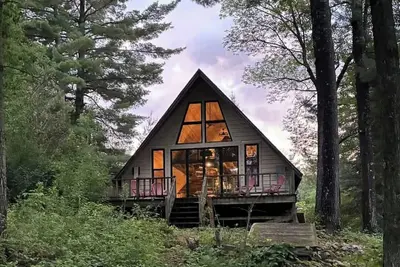 Image de Evergreen Retreat, Your Cozy Northwoods A-Frame Nest