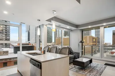 Image de Luxury Escape  » Sleeps 6 » Ice District » Parking