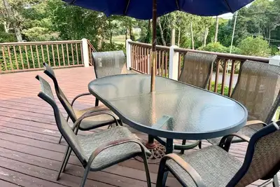 Image de Charming 2-bedroom house plus loft in Harwich, overlooking the Monomoy River.