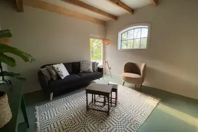 Image de Right in the middle of the Netherlands! Apartment in old stable dairy farm.