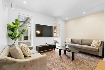 Image de Grand New 2bdr in Habitat Plateau by Denstays