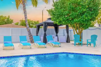 Image de Escape to Miami/Heather+Pool/9pl/Bbq/pool table.