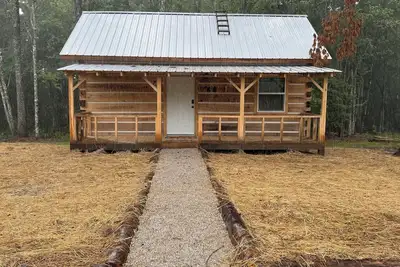 Image de “The Bear Cave” WhittleSticks Cabin in Lancing Tn