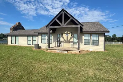 Image de Enchanting farmhouse with Ac in Lindale