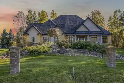 Image de Ottawa`s Finest Mansion!