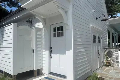 Image de Luxury Coastal 1-Bedroom Cottage on 52nd Street