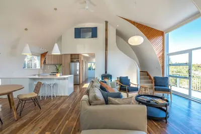 Image de The Round House - an architect-designed holiday home on Waiheke Island