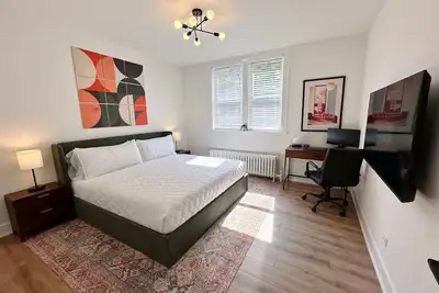 Image de Bright 2br - King Bed + Desk - Near: Northwestern-Chicago-Beaches