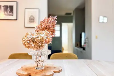 Image de Grand & Stylish Family Home
