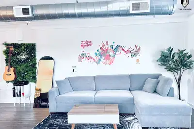 Image de Brand New Modern Spacious Loft in Downtown with free parking