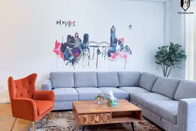 Image de Walk to Attractions Modern Loft with Private Patio