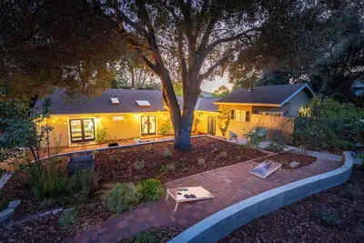 Image de 4br with Amazing Backyard