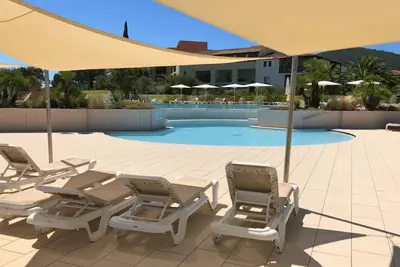 Image de 4p Apartment on beautiful Domaine with pool near the sea
