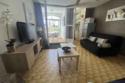 Image de T2 cabine pour 4 personnes avec parking au Cap d'Agde