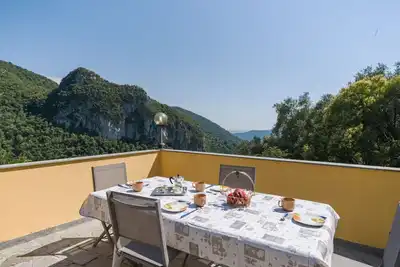Image de Merveilleuse maison de vacances privée pour 4 personnes avec Tv, patio et vue panoramique
