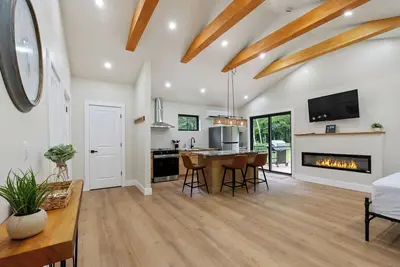 Image de Peaceful cottage retreat near Saratoga Springs, Adirondacks & local lakes