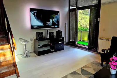 Image de 3-bedroom, 2 bathroom Idolina apartment in welcoming Sarajevo with WiFi, Ac