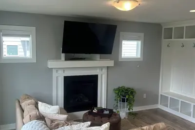 Image de Location, location! Spacious 4-bedroom house in lovely Grimes with WiFi, Ac