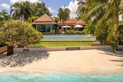 Image de Villa Bacaya l Beachfront 3br Luxury Villa