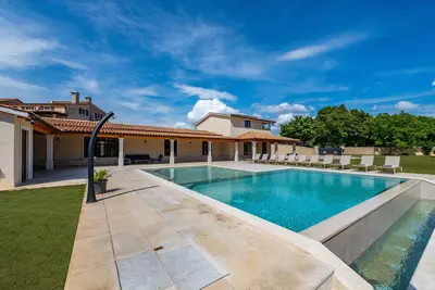Image de Luxury villa Dika, 11 guests, with pool, garden, barbecue, 5 bedrooms, 7 bathrooms,