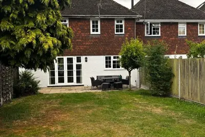Image de Family Home 3 Bed Vicarage Gardens, Wingham, Kent