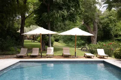 Image de Le Mas des Sources – Mas rénové à Gordes avec vue panoramique sur le Luberon