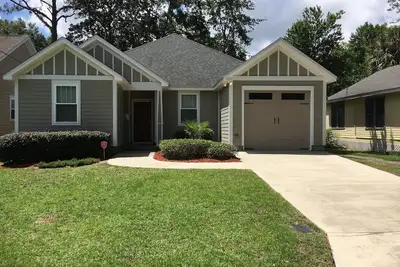 Image de Beautifully decorated Tally House 2 miles from Fsu campus!