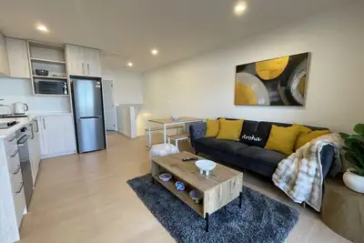 Image de Bright & Cosy City Stay