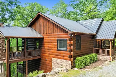 Image de Timber Ridge Sunset Lodge - 5br 3ba Cabin with amazing Mountain Sunset views!