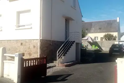 Image de maison dans un quartier calme, à 1, 5 km du centre ville prêt de la ville close.