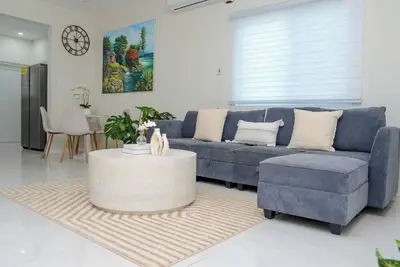 Image de Charming 2-bedroom bungalow in Little London with WiFi, Ac