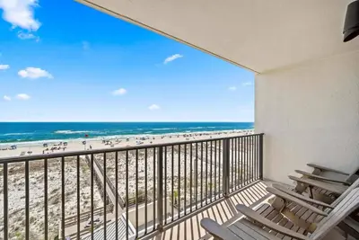 Image de Beachfront 1-bedroom condo centrally located in Gulf Shores.