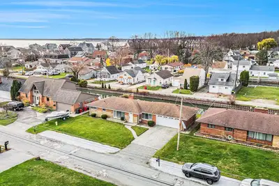 Image de 80ft Seawall~6beds~Direct Lake Access~Family Friendly~Excellent for Fishing