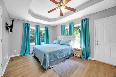 Image de Recharge near Truist, 3bd/2ba, Meditation Space