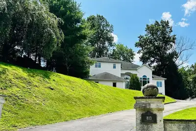 Image de Sophia's Manor C at the quiet & peaceful suburb